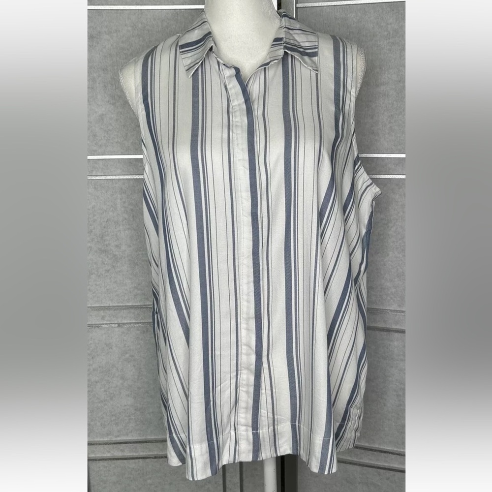 NEW Cupio Women's Button Up Blouse Striped Collared Sleeveless Blue White Size L